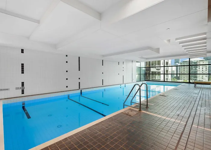 Chic Apartment In Melbournes Heart